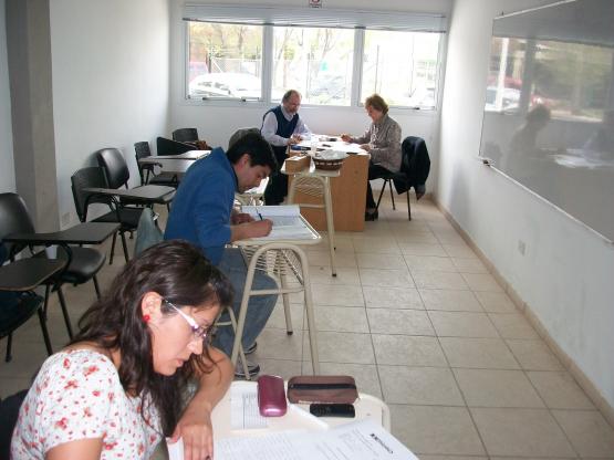 Primeros egresados del Centro Educativo Nivel Secundario de la UTN