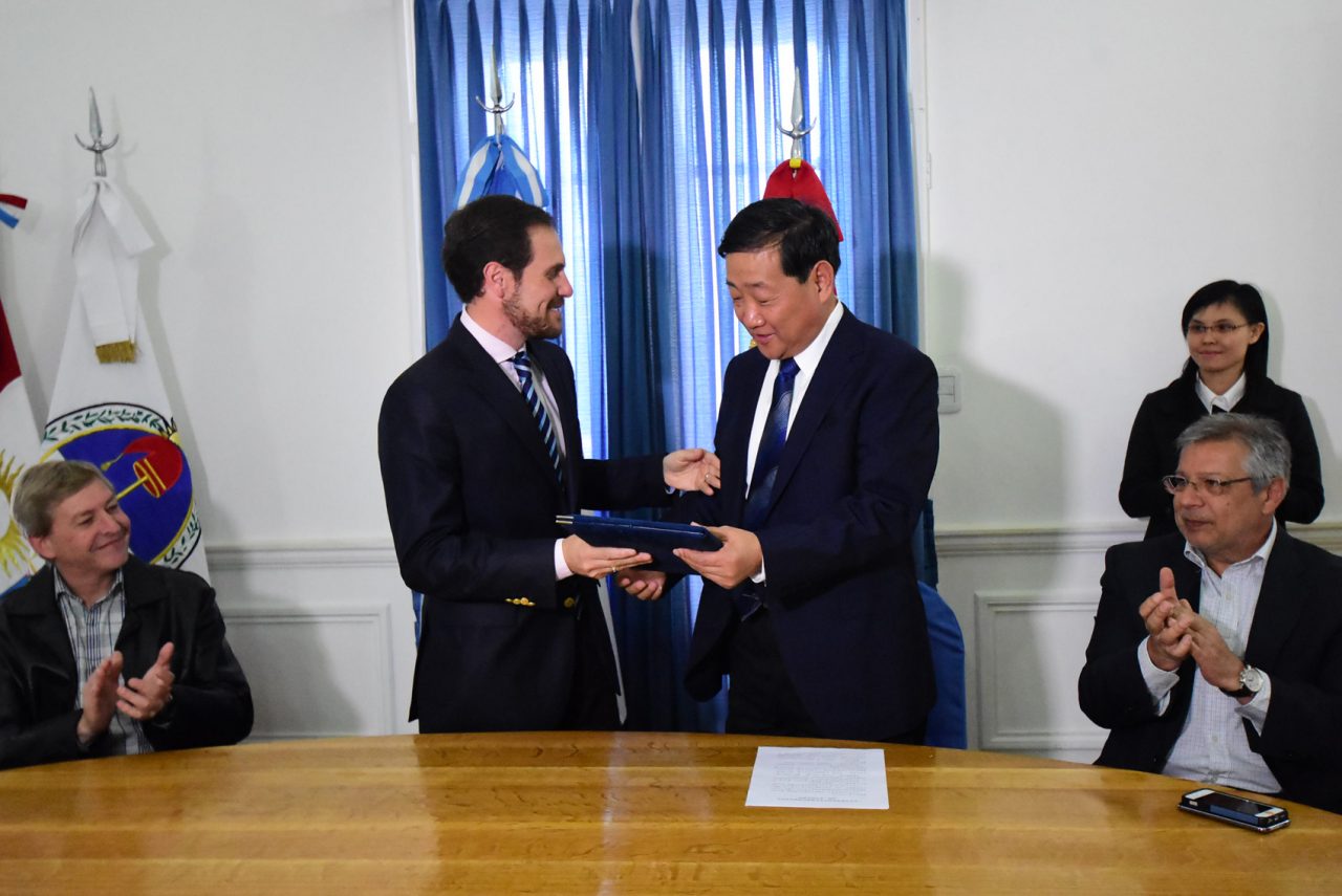 Rosso presentó a funcionarios y empresarios chinos la Universidad Tecnológica