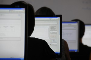 Convocan a docentes y a auxiliares docentes a taller sobre "Enseñar y evaluar en la universidad"