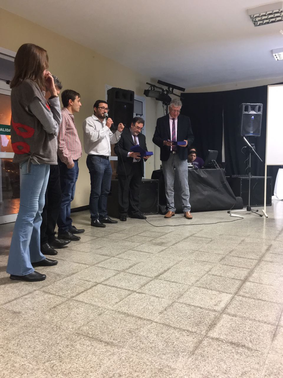Facultad distinguió a sus dos primeros graduados: Ingenieros Daniel Tallone y Oscar Ferrero