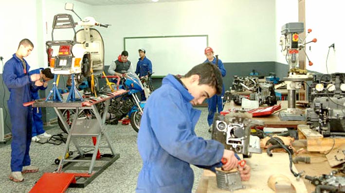 Con nuevos cursos la Escuela de Oficios de la Facultad capacitará a trabajadores a partir de agosto