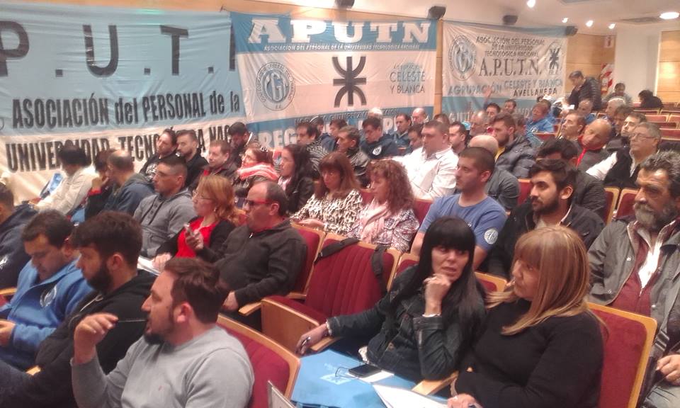 Con un llamado a la defensa de los puestos laborales concluyó plenario nacional de no docentes en el campus de la UTN Villa María