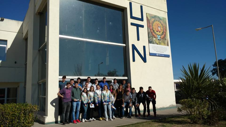 Más visitas de estudiantes a la UTN: Ahora lo hizo la promo del Instituto San José de Justiniano Posse