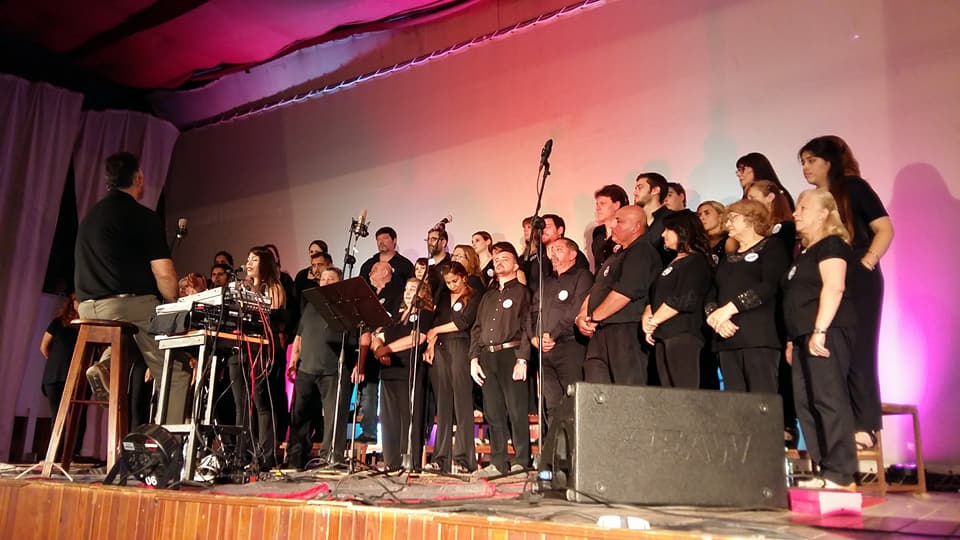 Las Perdices: Se presentó Coro Universitario y hubo un homenaje a los marinos del ARA San Juan