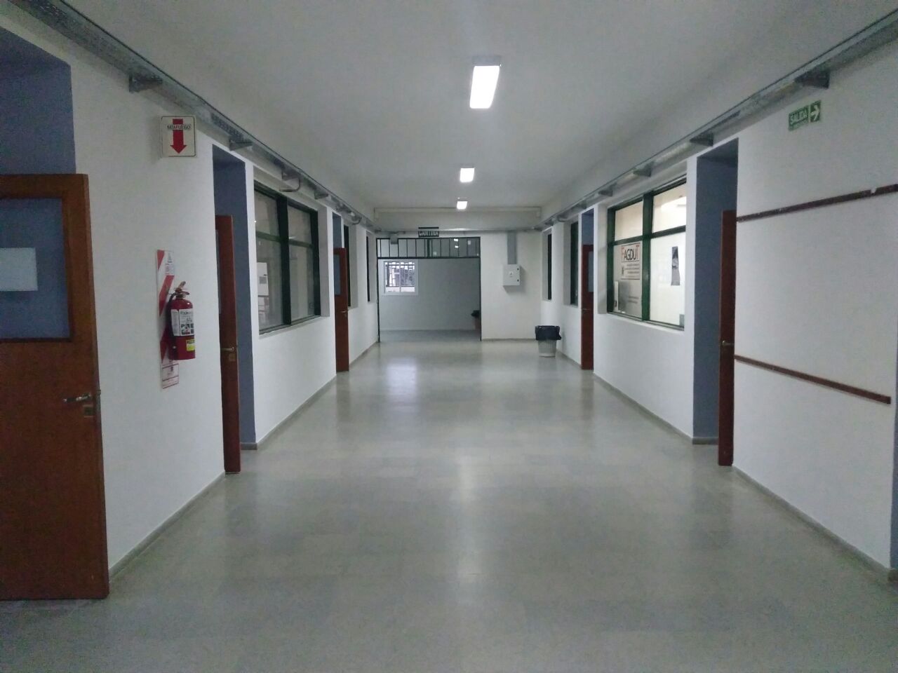 Tareas de mantemiento dejan renovado el campus universitario