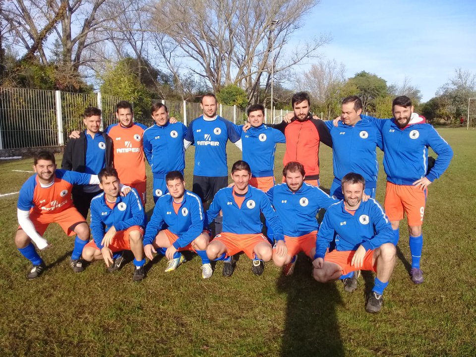 Graduados participaron de torneo en Villa Giardino