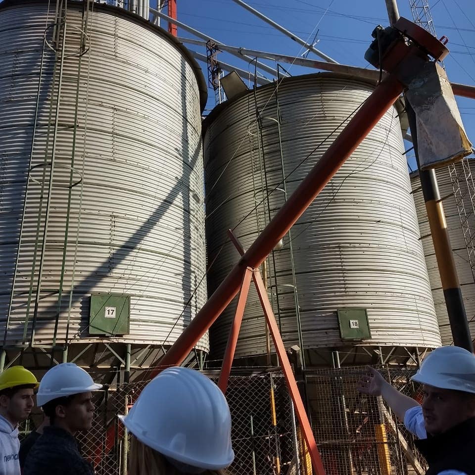 Estudiantes de Rural recorrieron moderna planta de alimentos para animales