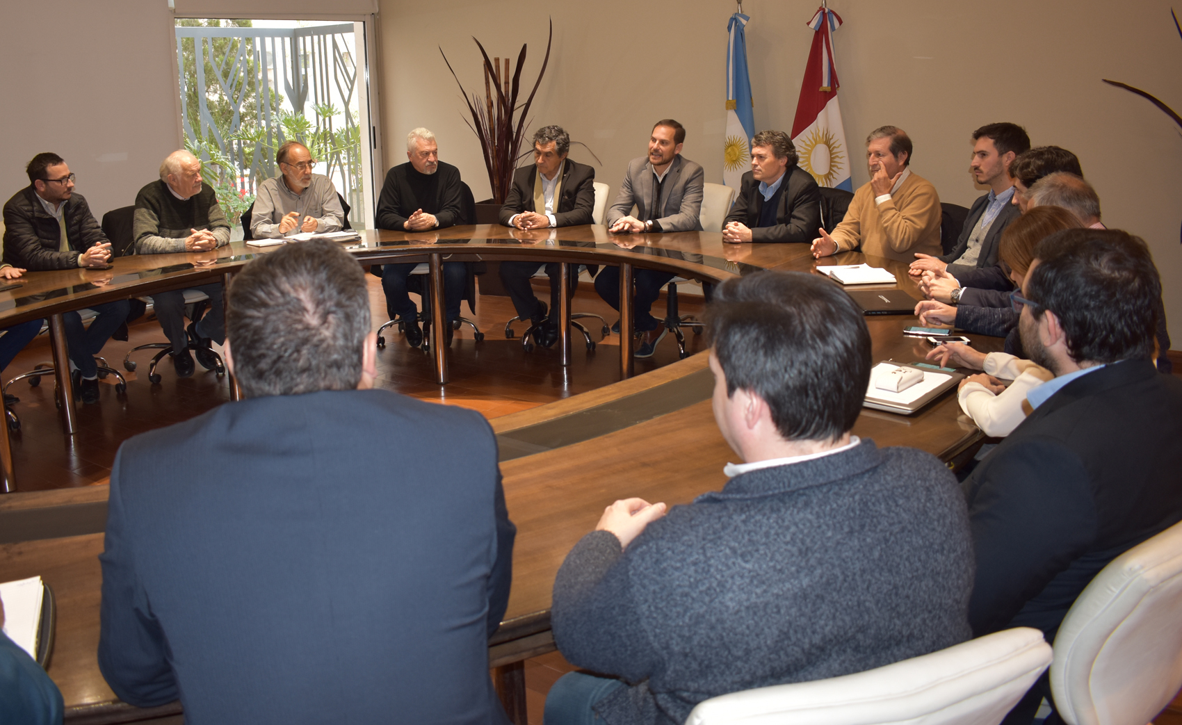 Vice decano se reunió con ministro Robledo para interiorizarse sobre planes de financiación del BID
