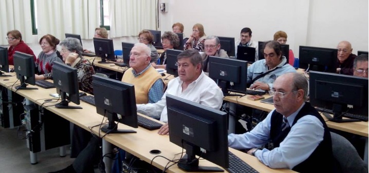 Abuelos on line: Enseñarán gratis computación a adultos mayores
