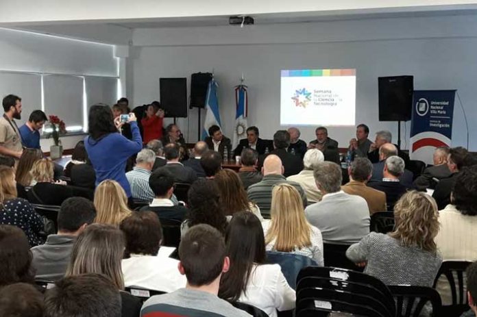 Transferencia de investigaciones universitarias al sector industrial: UTN propició "conversatorio"