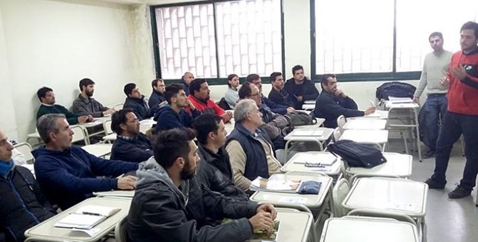 Electricistas colmaron curso para ser instaladores habilitados