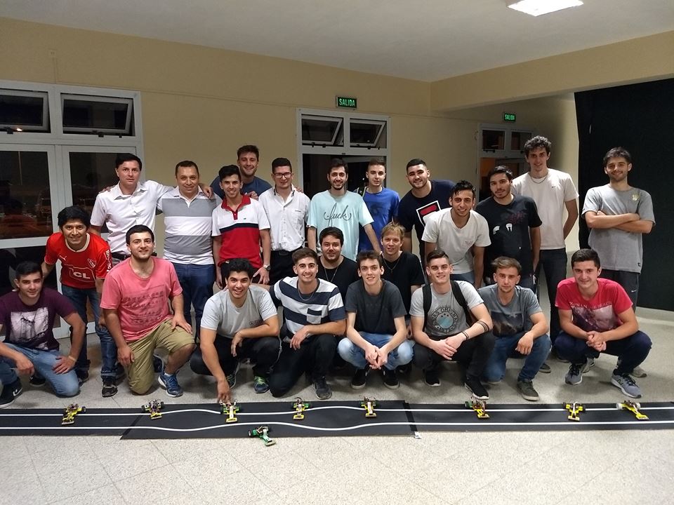 Mecatrónica: Primera competencia de robótica en la Facultad