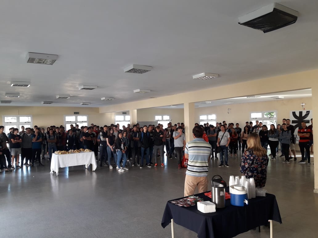 Seminario de ingreso 2019: 4 venezolanos y 8 bolivianos buscan su oportunidad de convertirse en estudiantes universitarios