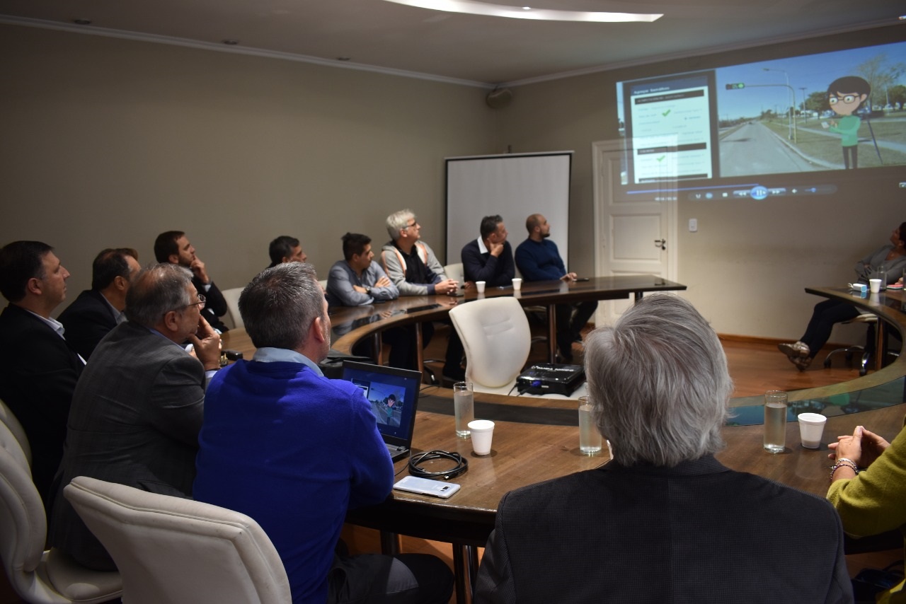 Ley de Seguridad Eléctrica: Estudiantes relevarán estado de más de 13 mil columnas de alumbrado
