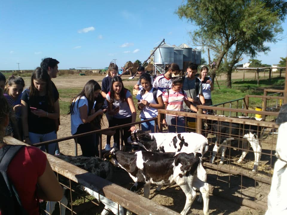 Estudiantes de Rural visitaron tambo