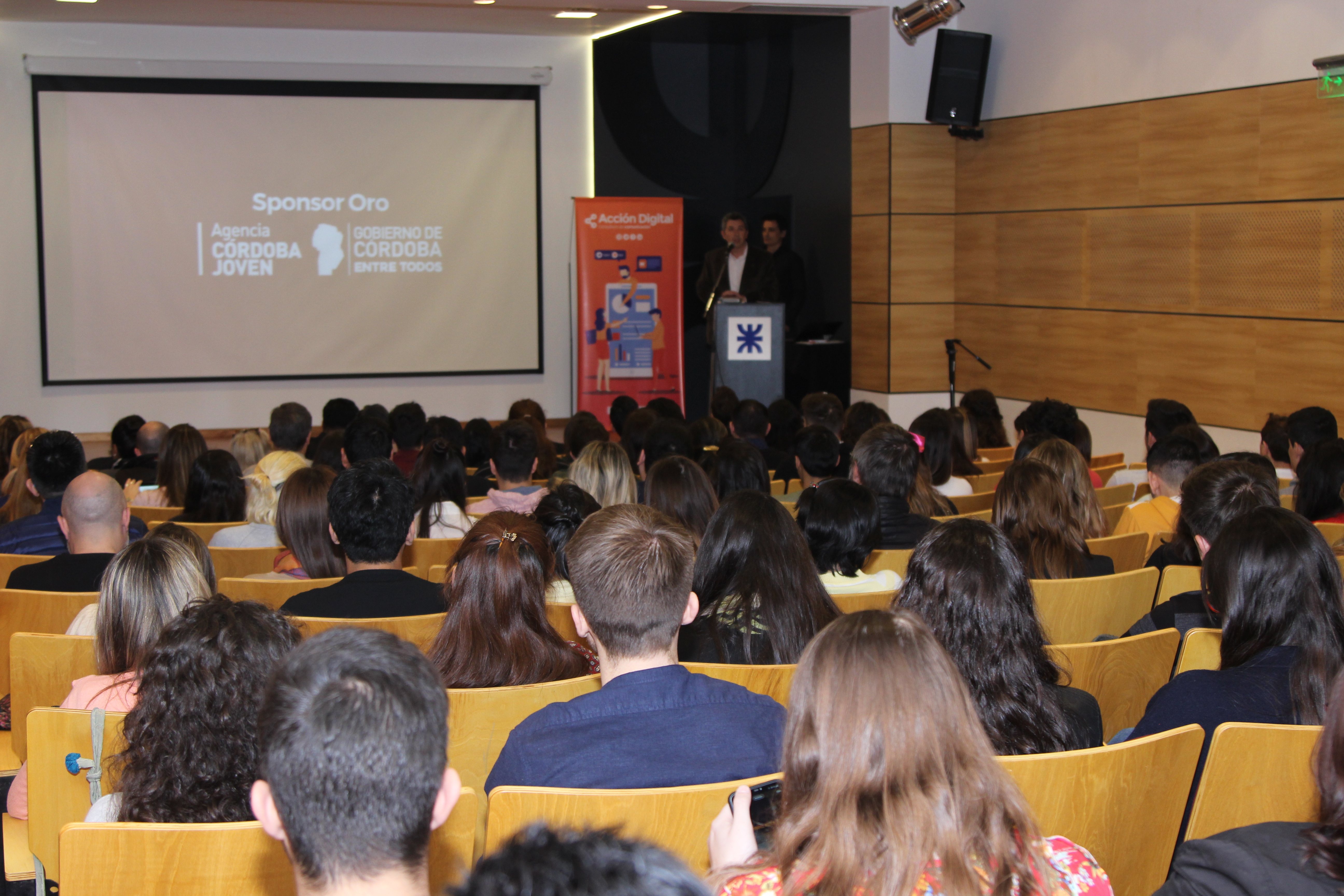 A sala llena, Acción Digital compartió una exitosa jornada de formación intensiva en marketing digital