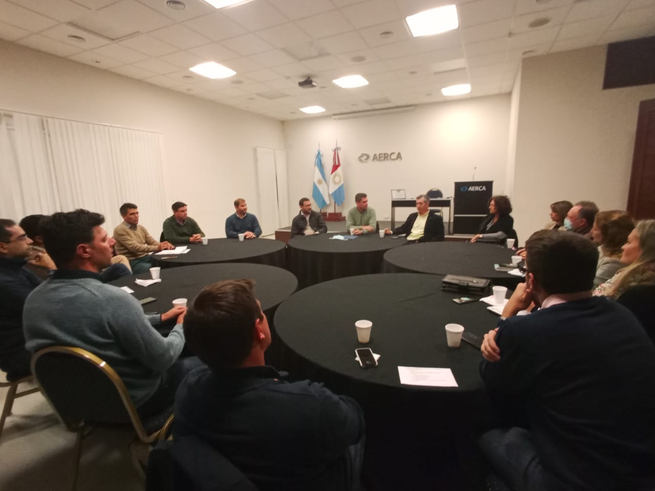 Fortaleciendo vínculos con los sectores socio-productivo