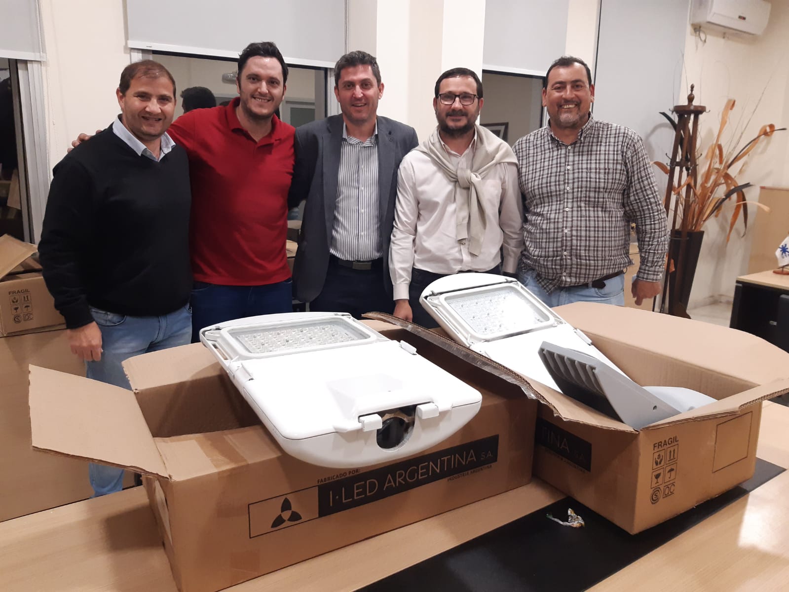 Recibimos donación de luminarias para el Campus
