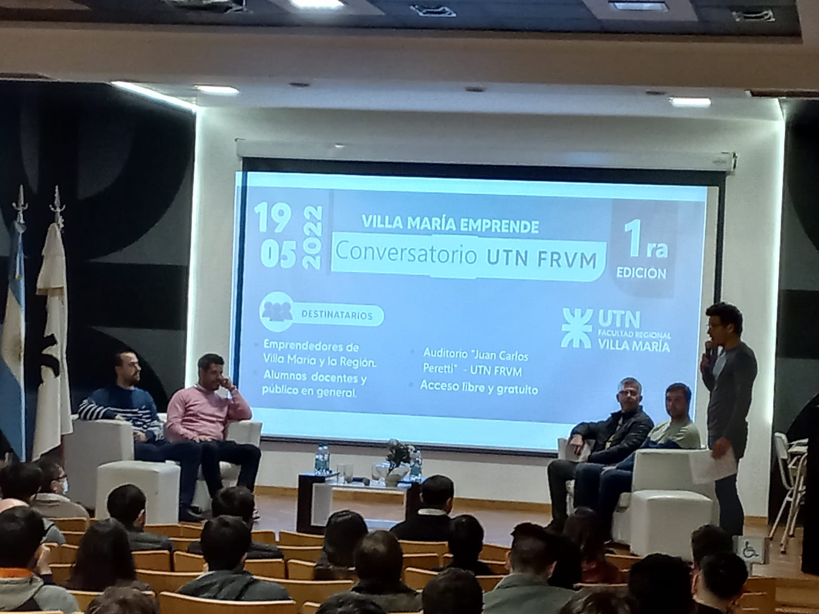 Graduados compartieron sus experiencias en el Conversatorio "Villa María Emprende"
