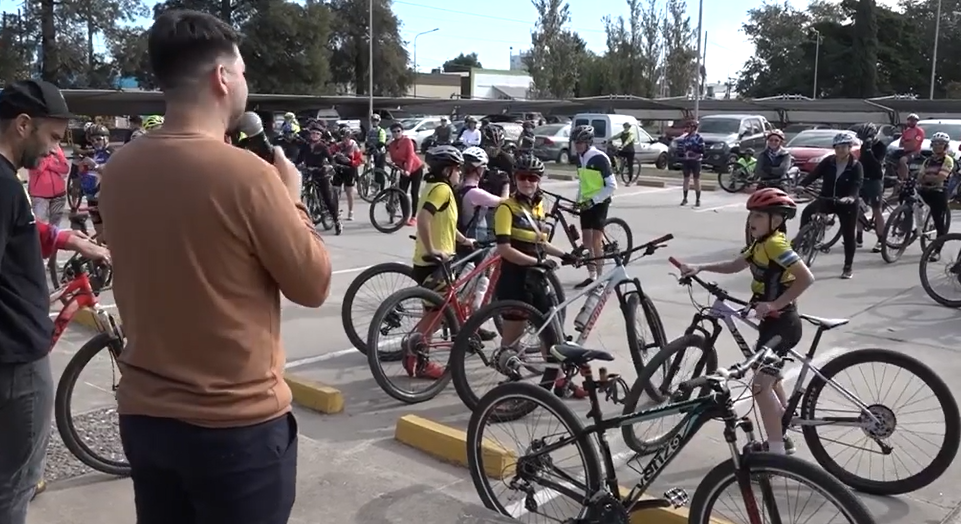 Más de 150 ciclistas se sumaron a la Bicicleteada promovida por la UTN FRVM