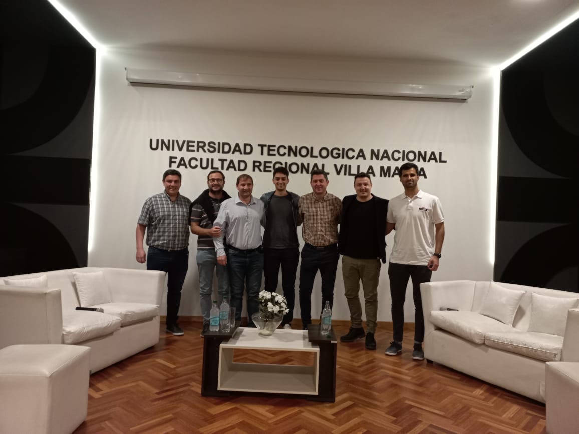 Graduados compartieron sus experiencias en el "Villa María Emprende"