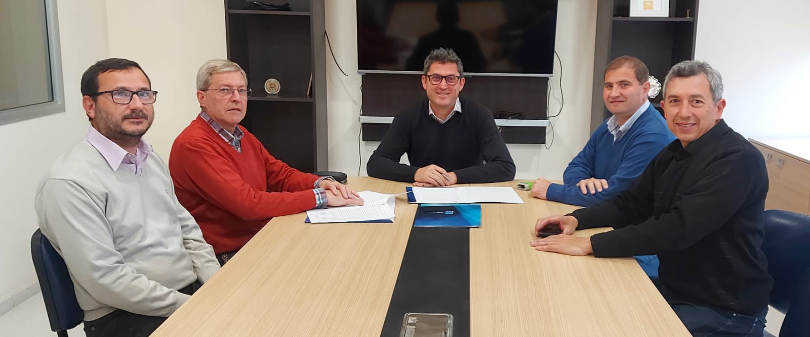 Convenio con el Ente Regional de Desarrollo para beneficiar a municipios de la región