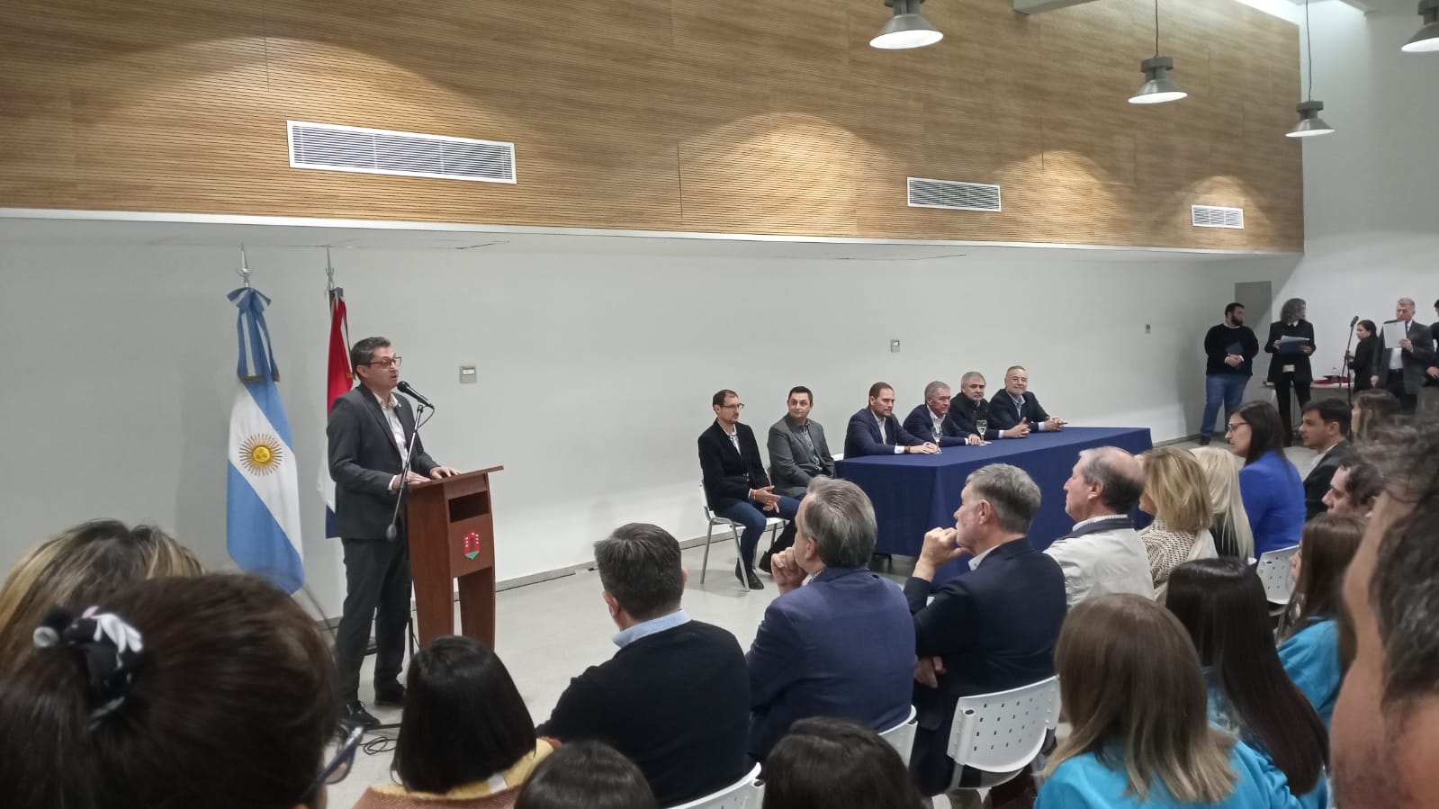 La UTN FRVM presente en la inauguración del edificio de la Escuela PROA